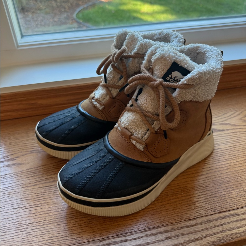 Sorel Black, Tan and Cream Sherpa-Lined Ankle Booties - Picture 3 of 4